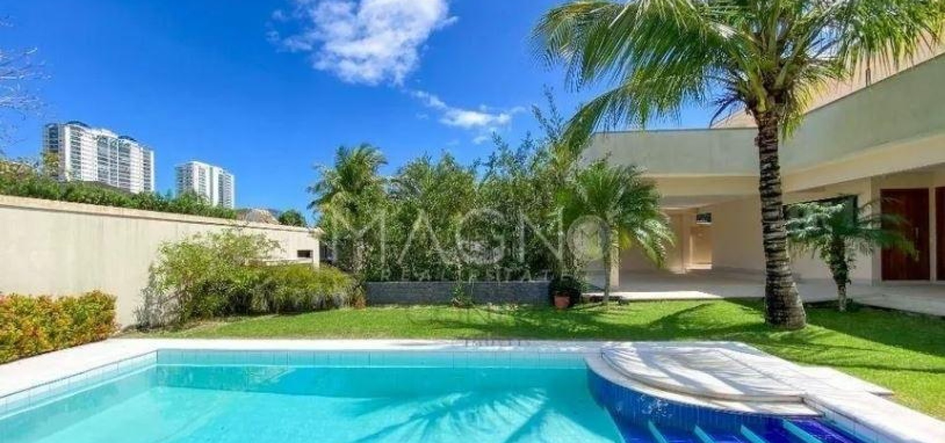 Linda Casa de Alto Padrão na Barra