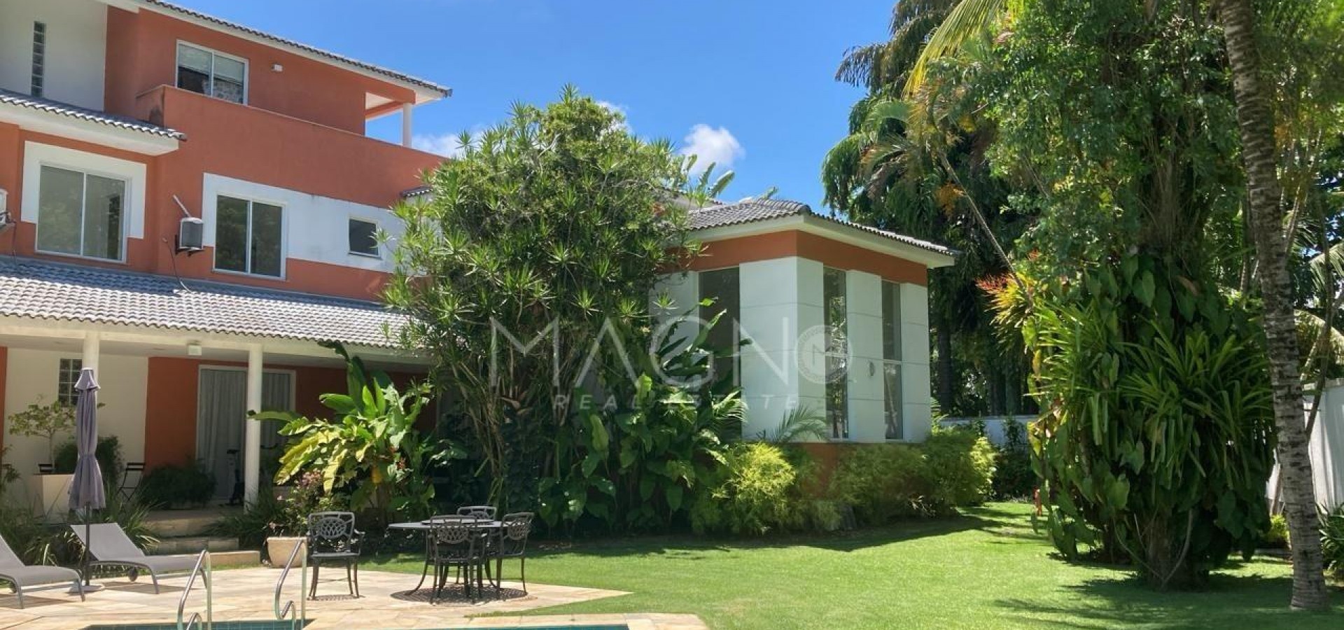 Casa no Jardim Ibiza 6 Suítes