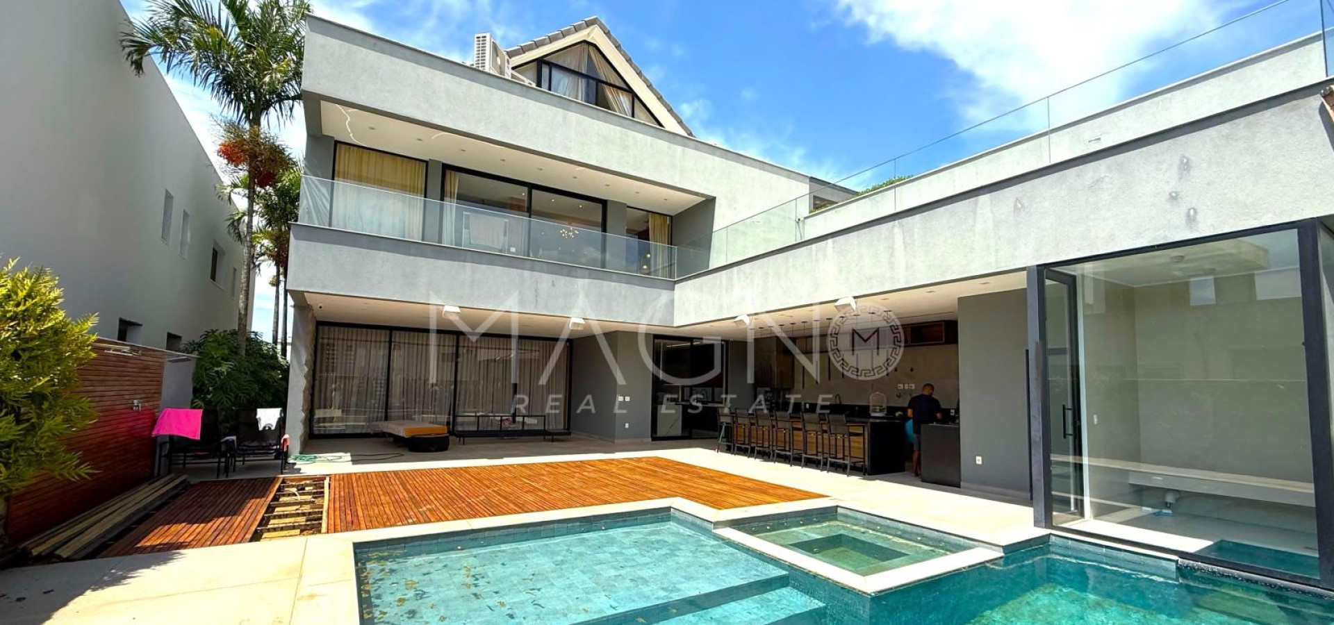 Linda Casa 4 Suítes na Barra da Tijuca