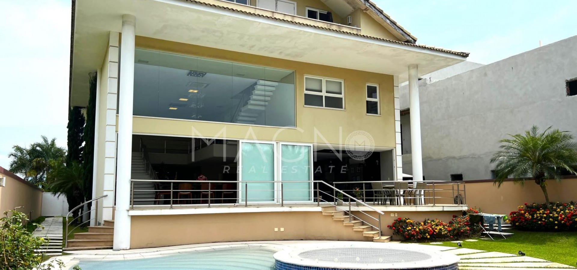 Casa em Alphaville 5 Suítes
