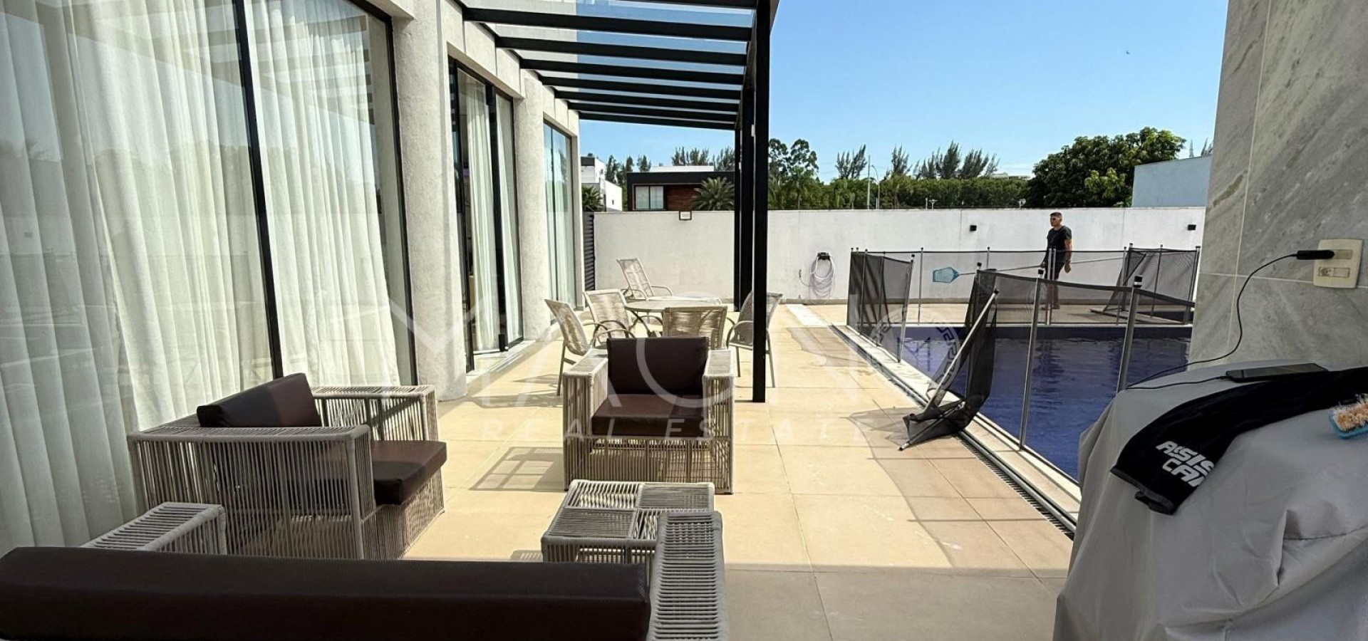 Casa em Alphaville com 4 Suítes