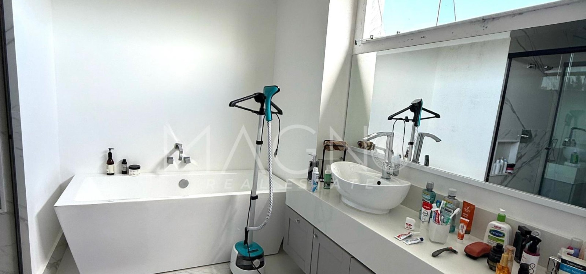 Casa em Alphaville com 4 Suítes