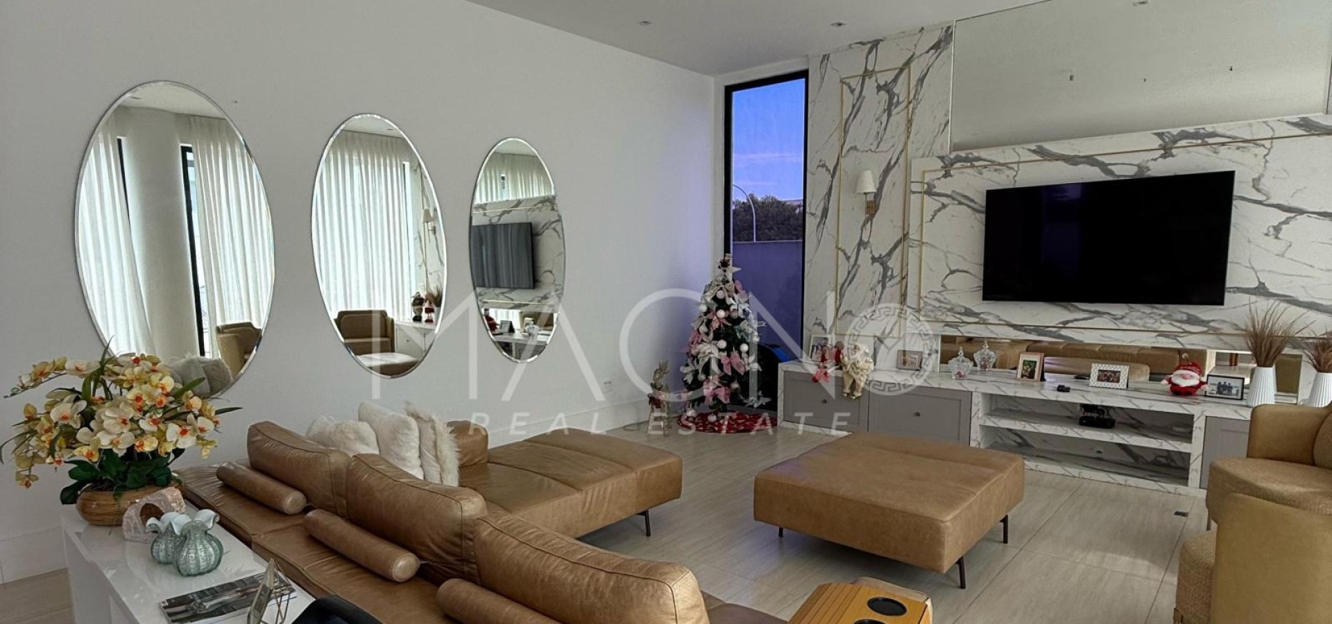 Casa em Alphaville com 4 Suítes
