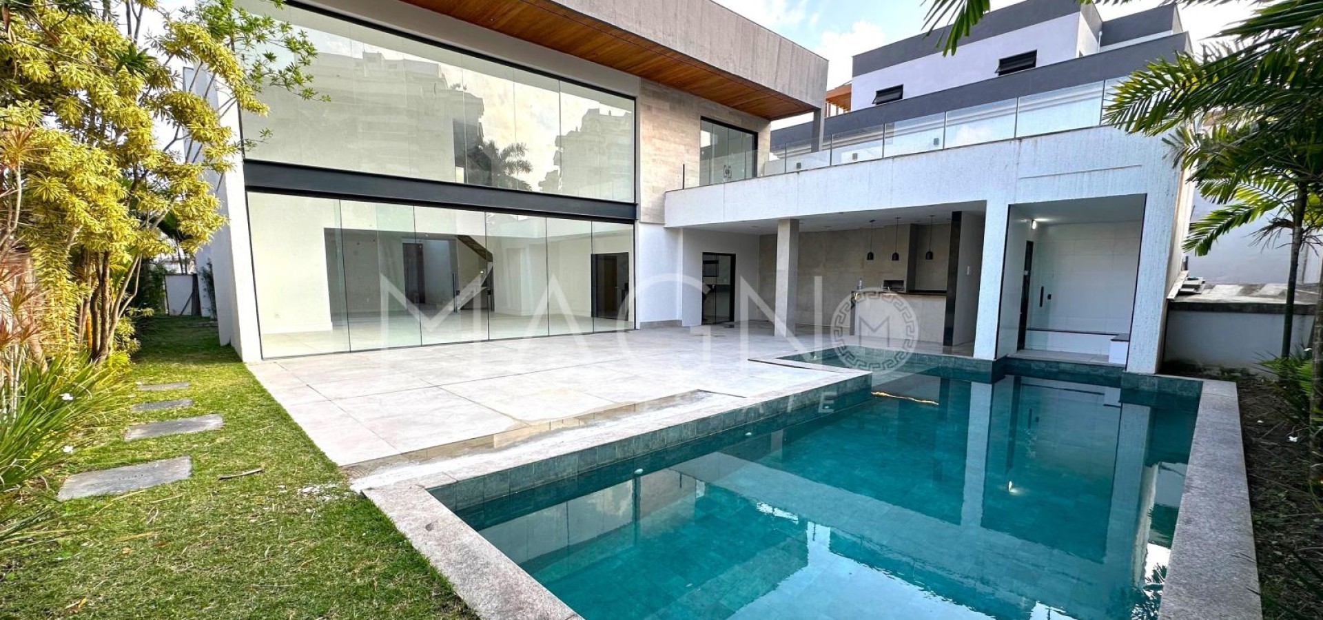 Incrível Casa Triplex no Quintas do Rio