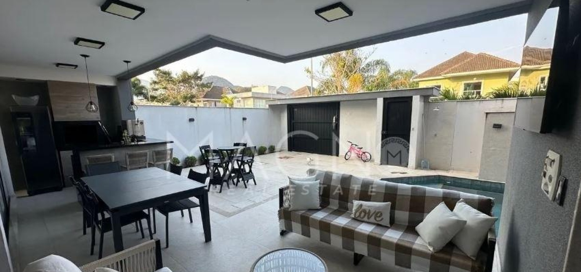 Mansão Triplex de Luxo no Recreio