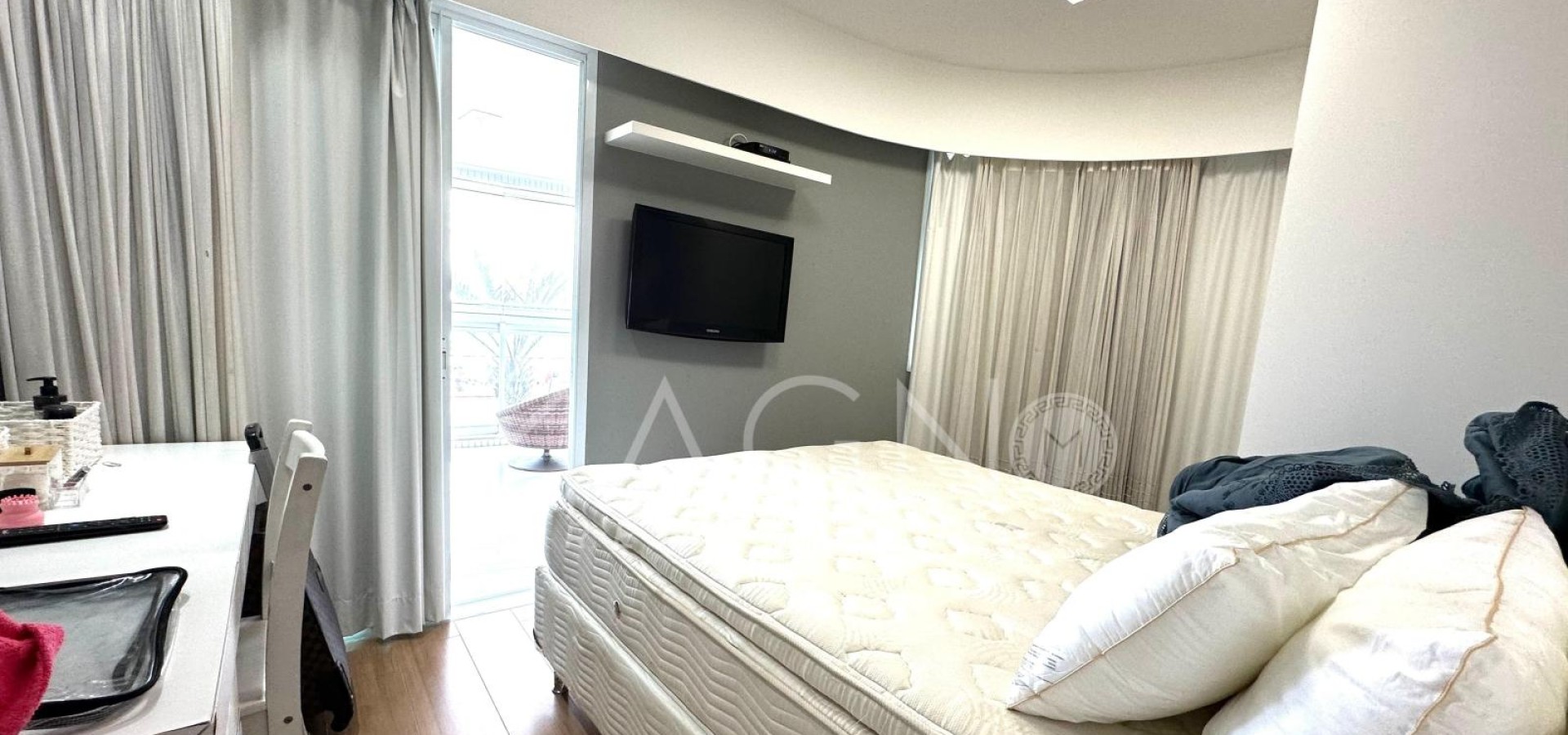 Apartamento mobiliado na Barra da Tijuca - Av do Pepe