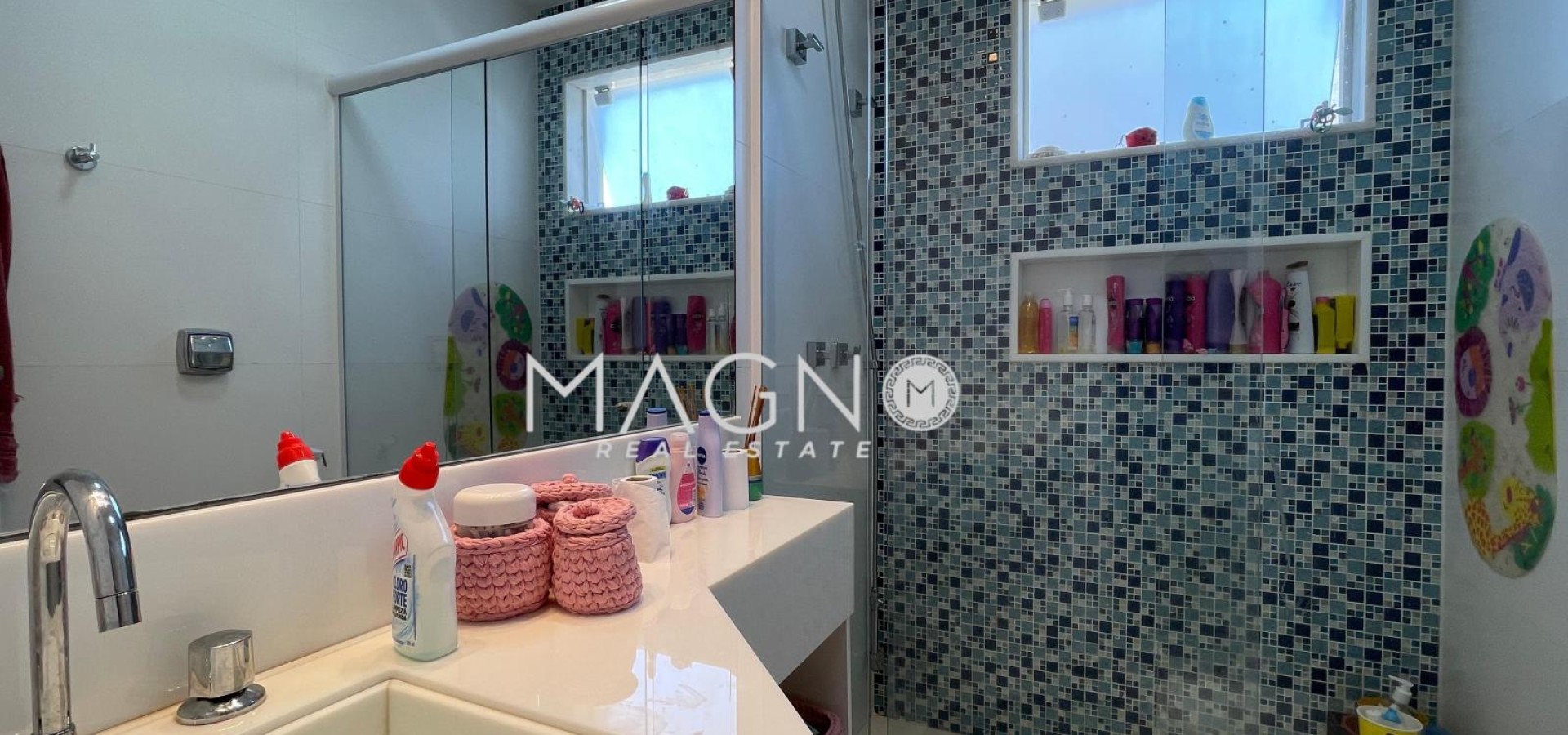 Casa de Alto Padrão em Condomínio Fechado