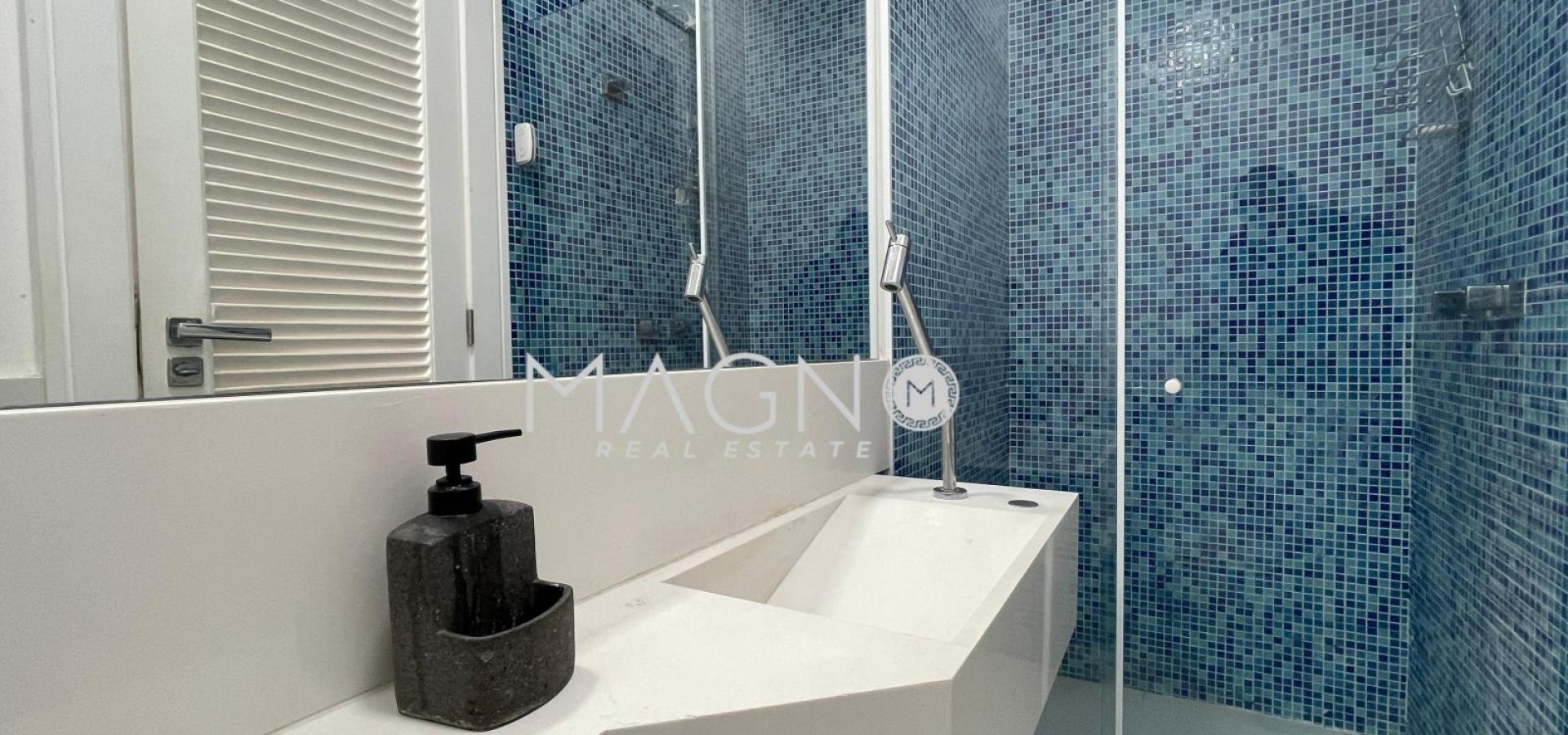 Casa de Alto Padrão em Condomínio Fechado