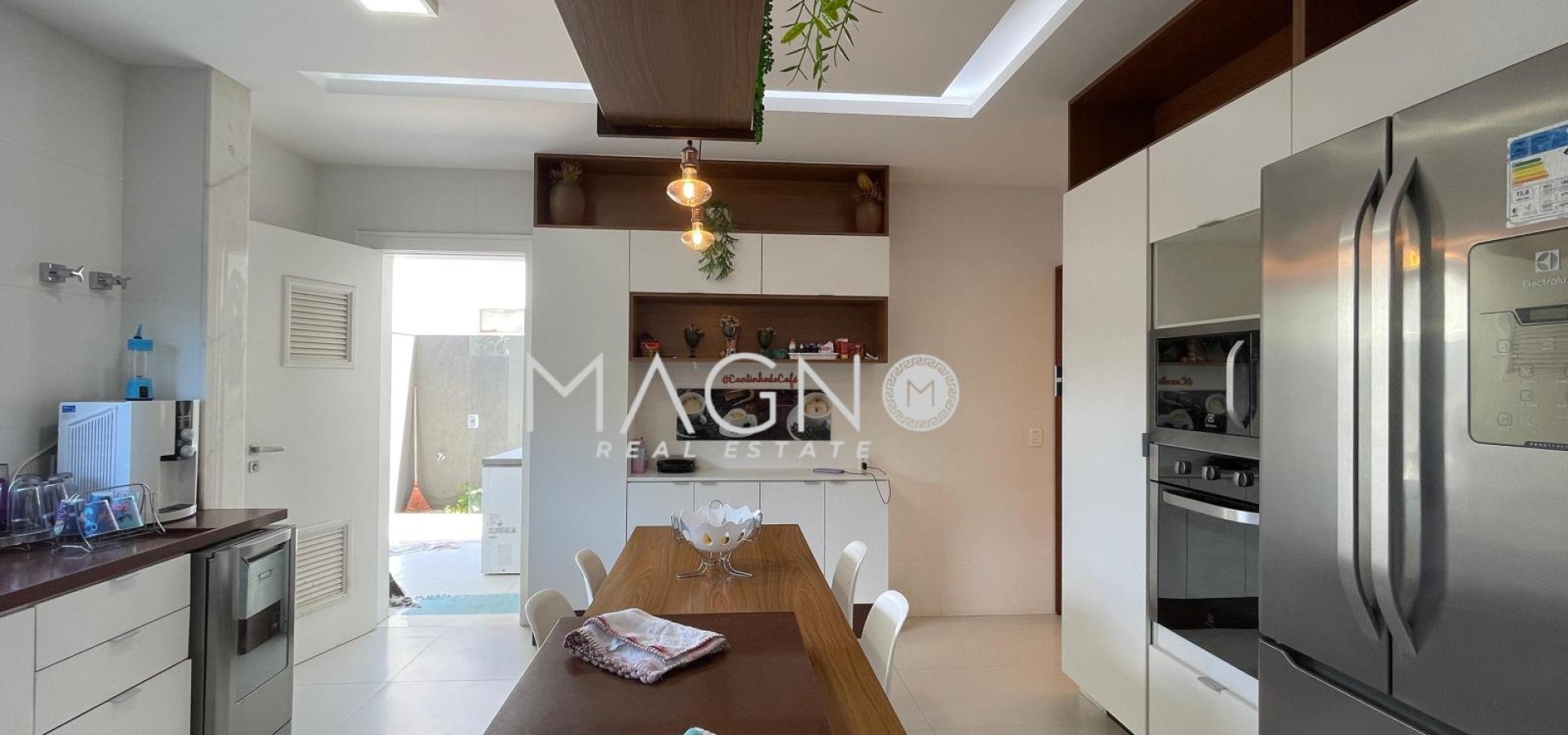 Casa de Alto Padrão em Condomínio Fechado