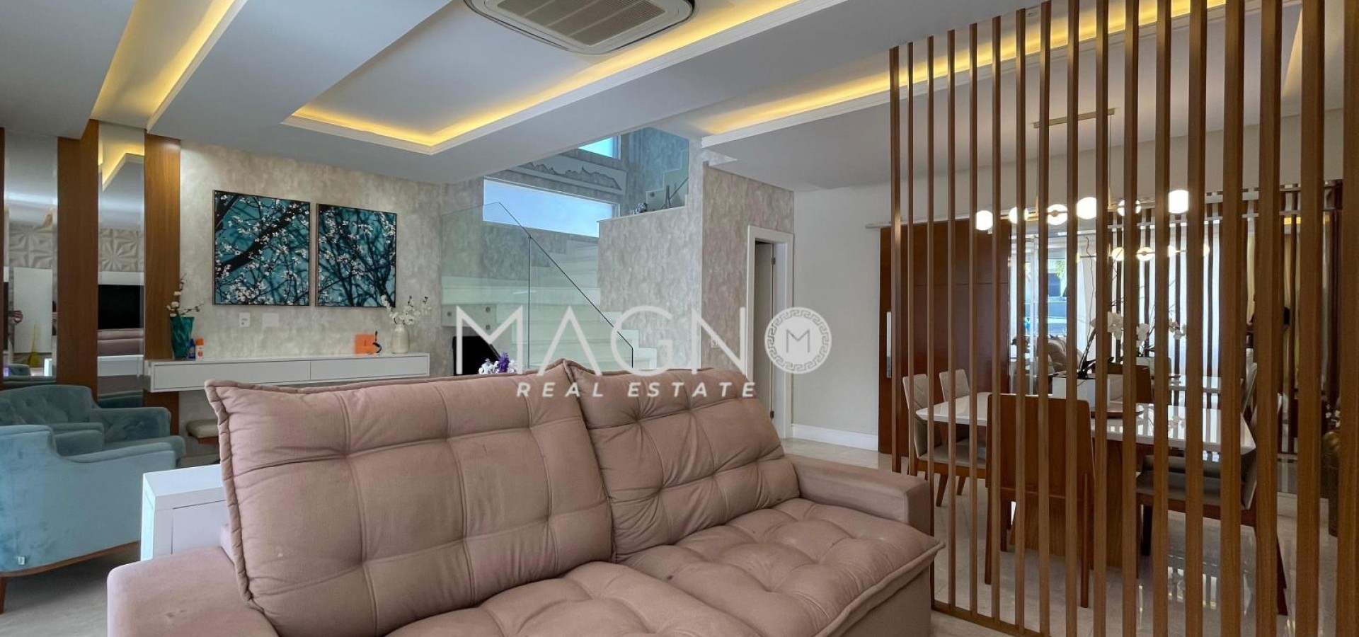 Casa de Alto Padrão em Condomínio Fechado