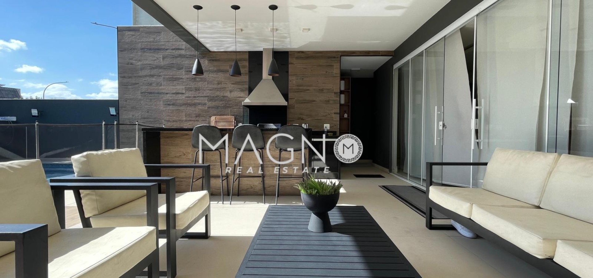 Casa de Alto Padrão em Condomínio Fechado