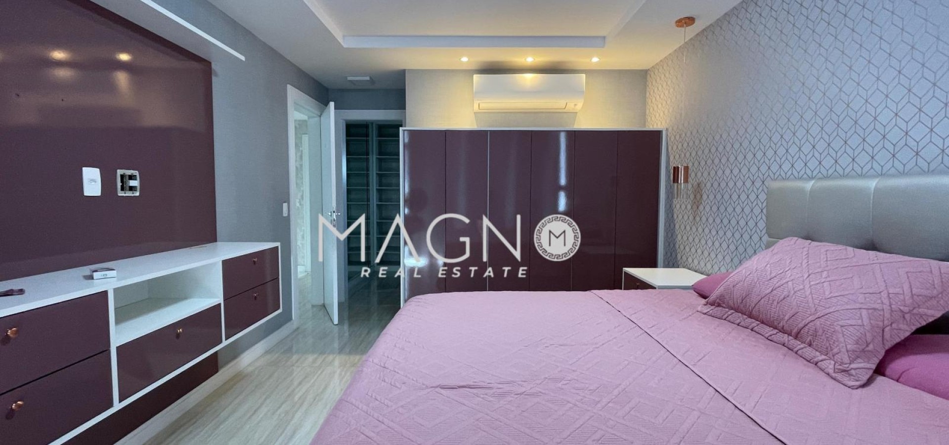 Casa de Alto Padrão em Condomínio Fechado