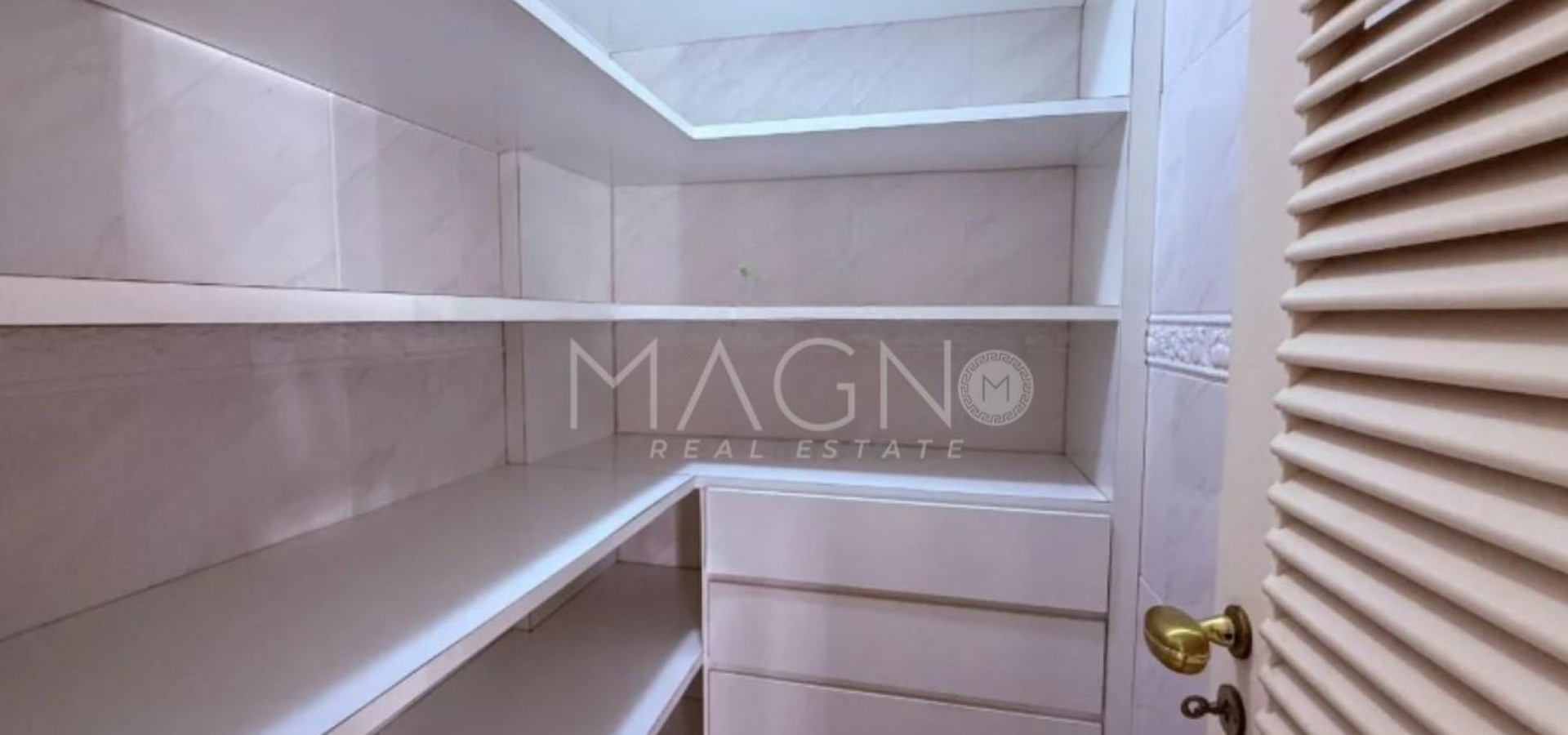 Linda casa no condomínio Malibu