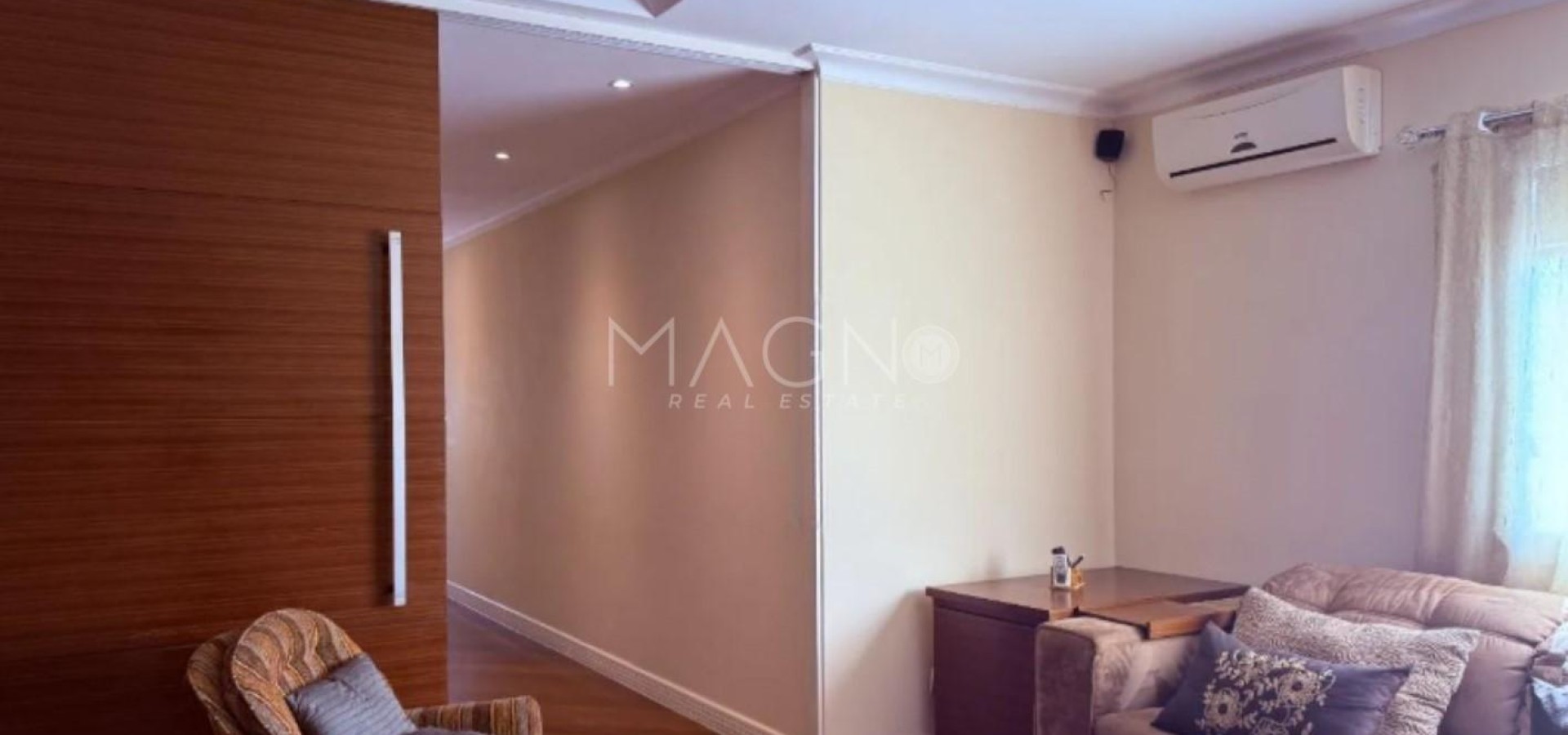 Linda casa no condomínio Malibu