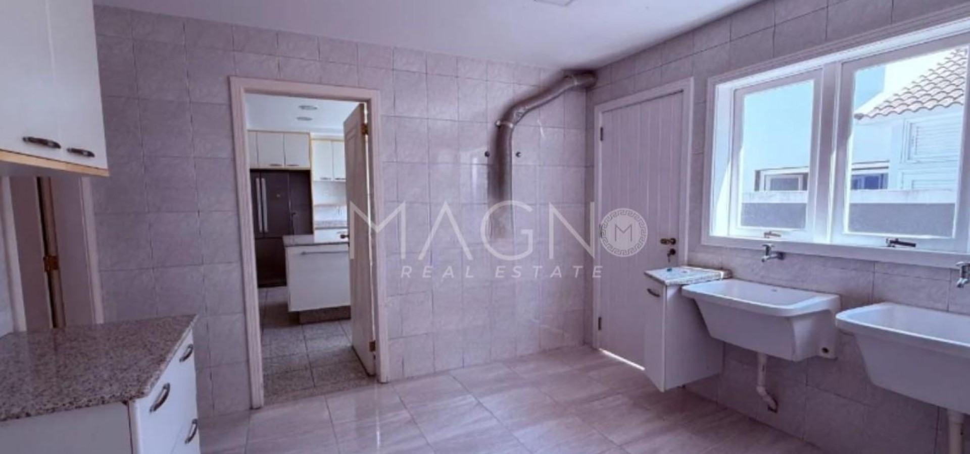 Linda casa no condomínio Malibu