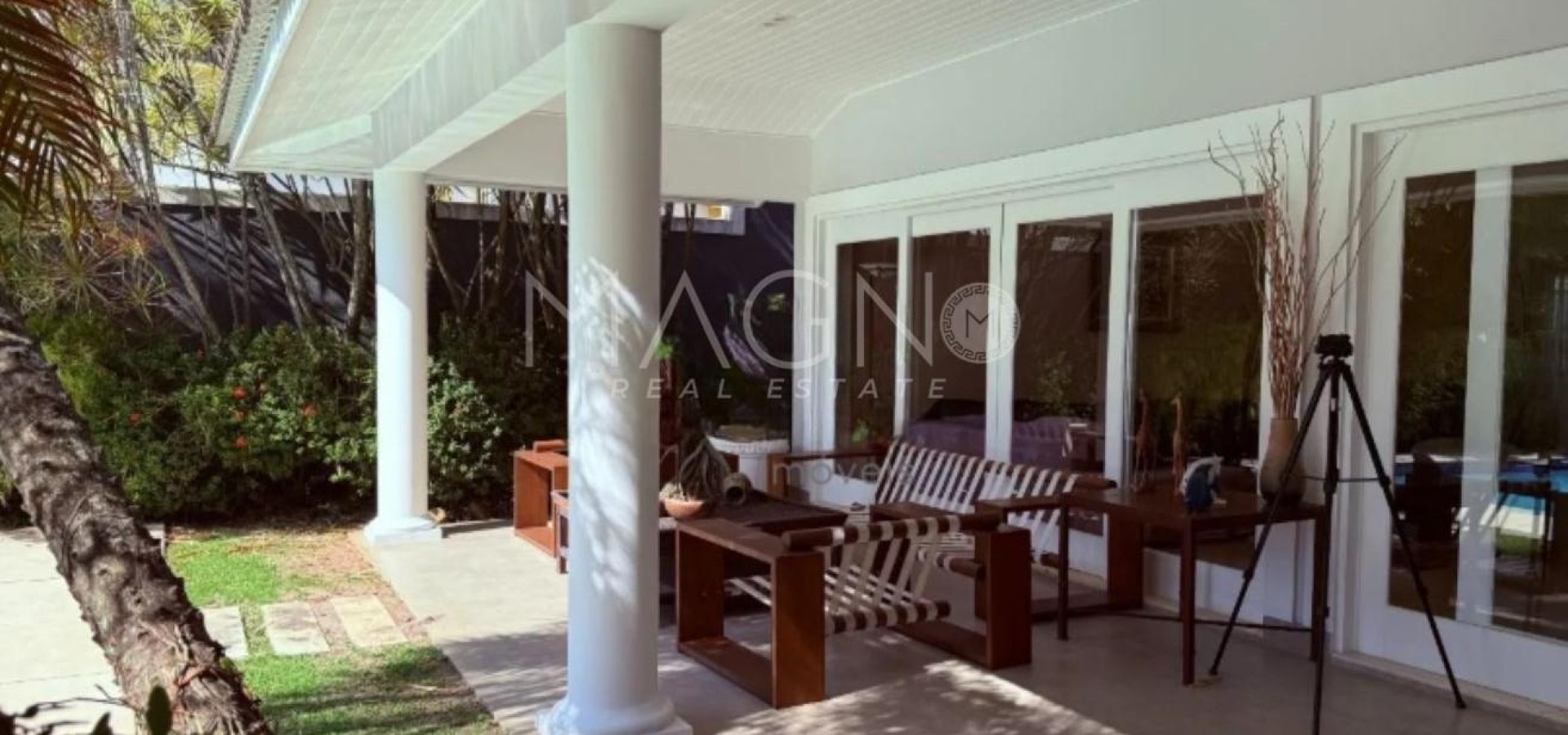 Linda casa no condomínio Malibu