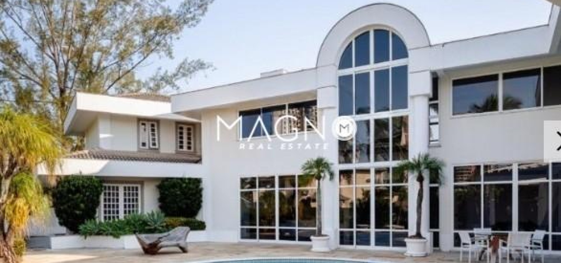 Excelente Casa no Condomínio Malibu Barra da Tijuca com 762m² Área Construída em Terreno de 1250m² 5 Suítes Elevador Piscina Sauna Garagem Subsolo