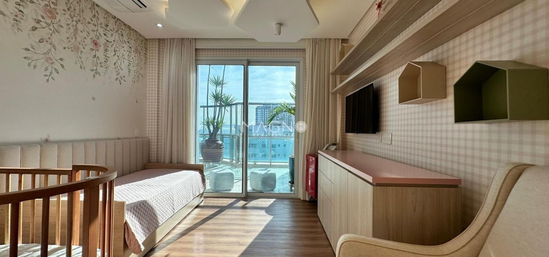 Cobertura mobiliada frontal mar na Barra da Tijuca - Rio de Janeiro - RJcom 800 m² 