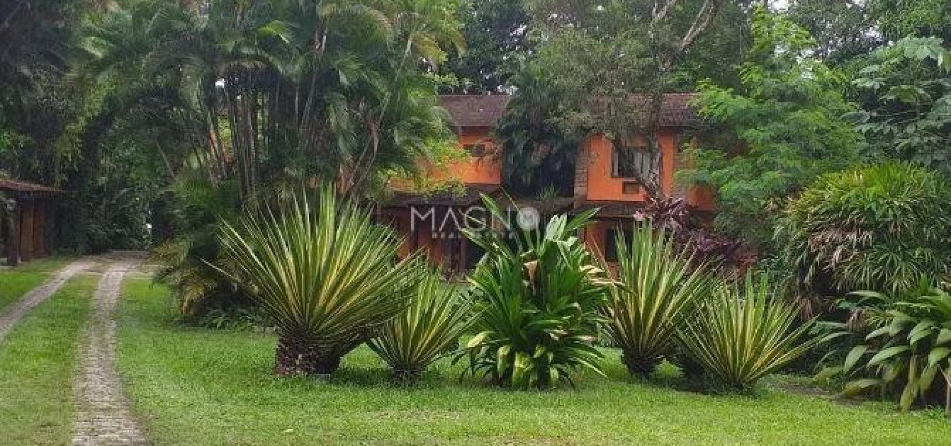 Alugo para Clinicas casarao 1000 m2 na Barra