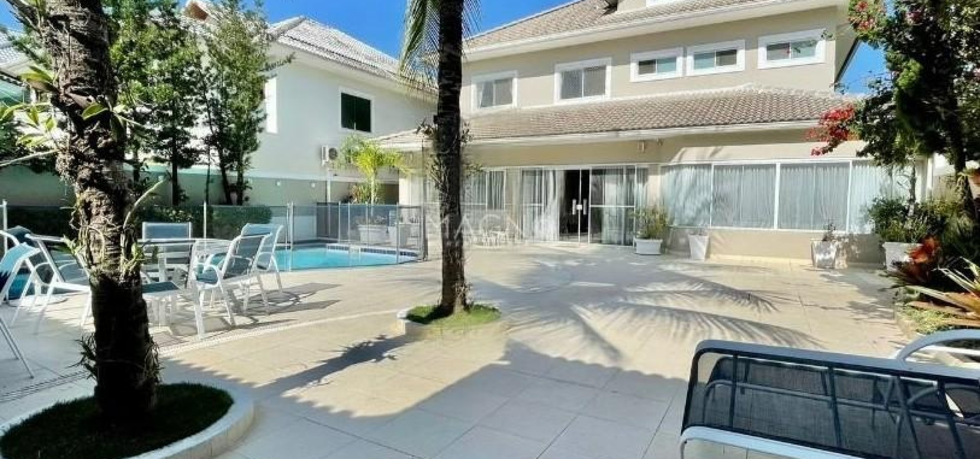 Casa em condomínio fechado à venda na Barra da Tijuca com 5 quartos