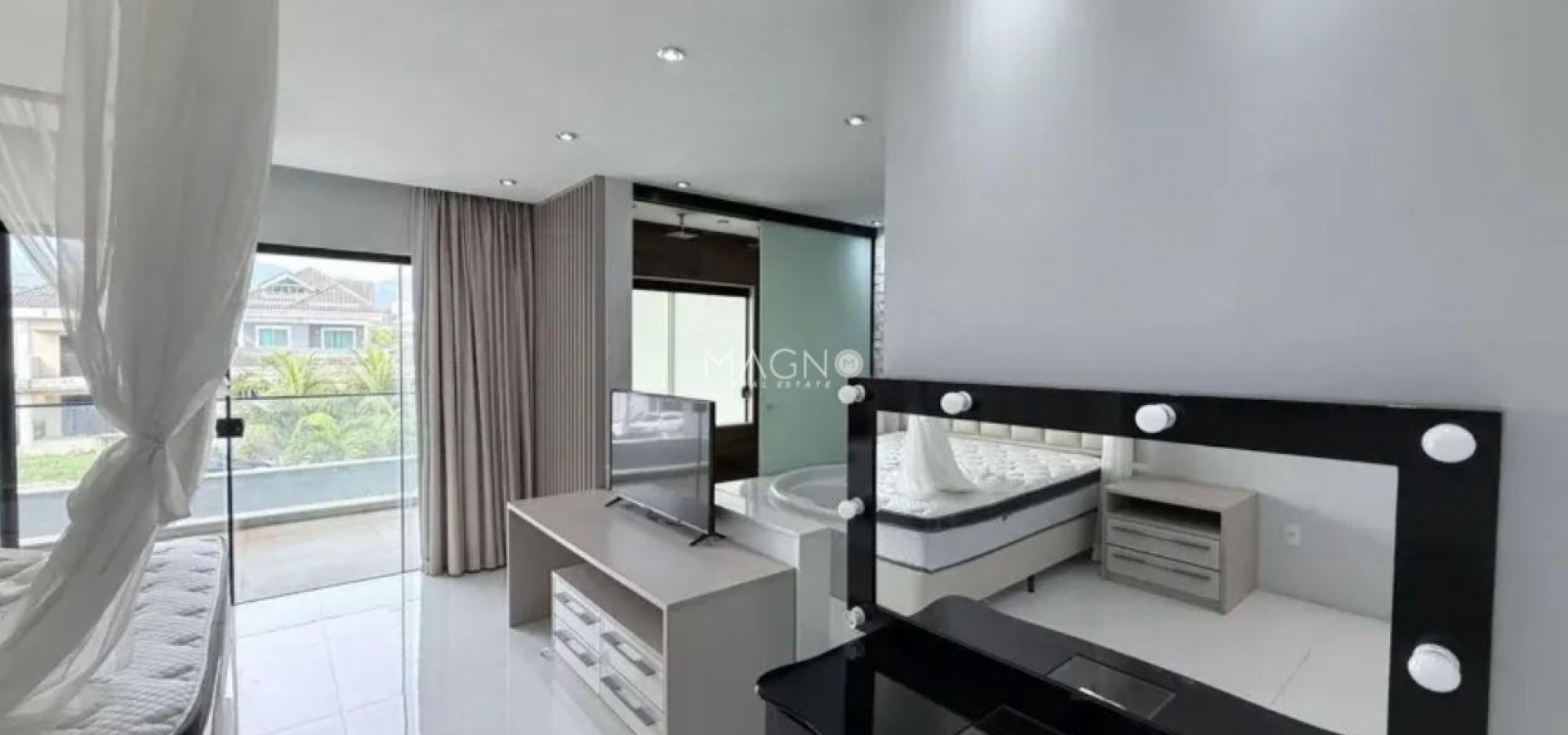 Casa de Condomínio com 5 Quartos para alugar, 400m² - Recreio Dos Bandeirantes