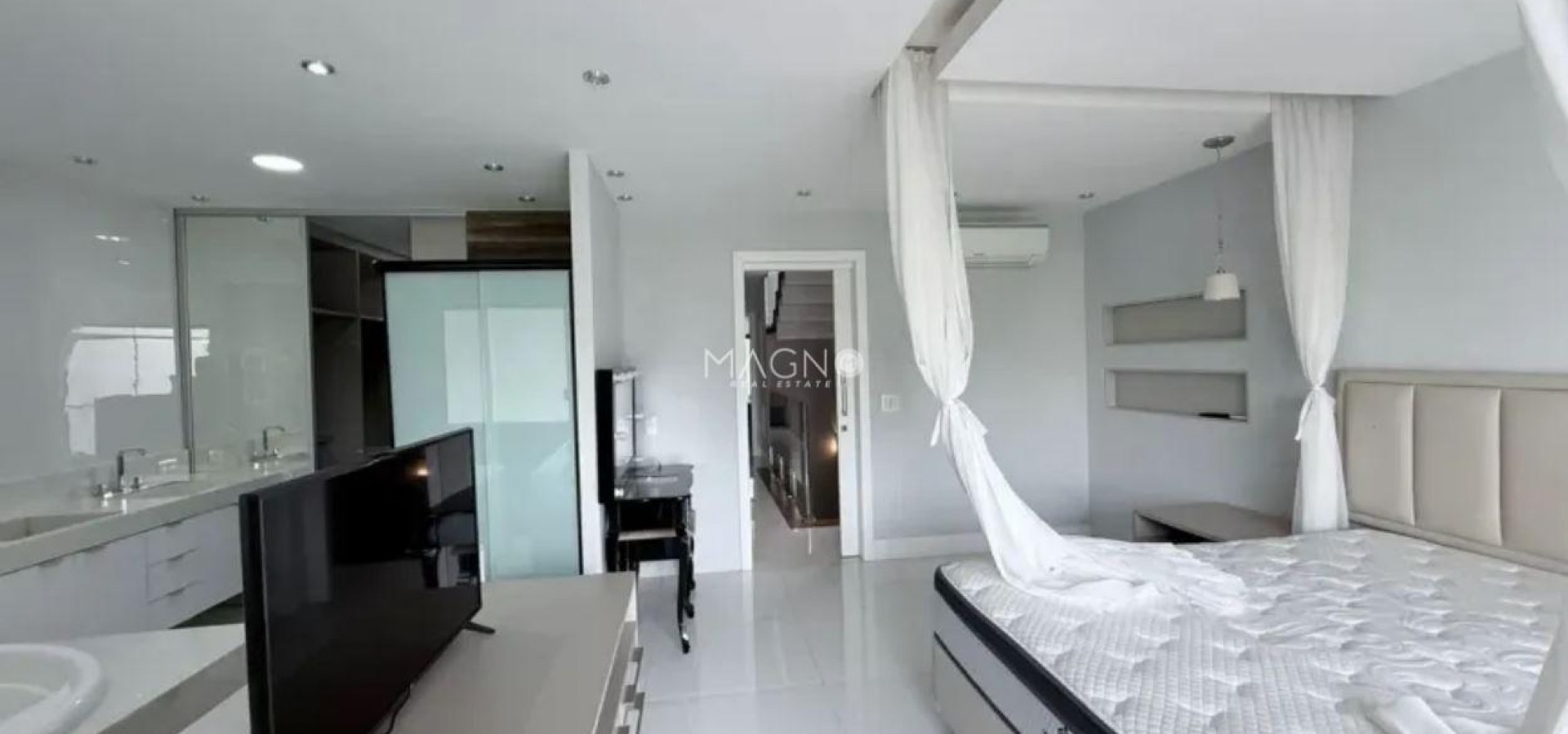 Casa de Condomínio com 5 Quartos para alugar, 400m² - Recreio Dos Bandeirantes
